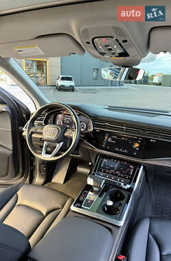 Внедорожник / Кроссовер Audi Q7 2020 в 