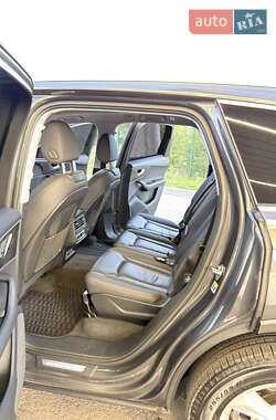 Внедорожник / Кроссовер Audi Q7 2020 в 
