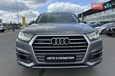 Внедорожник / Кроссовер Audi Q7 2016 в 