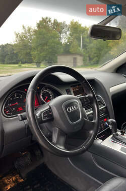 Внедорожник / Кроссовер Audi Q7 2011 в 
