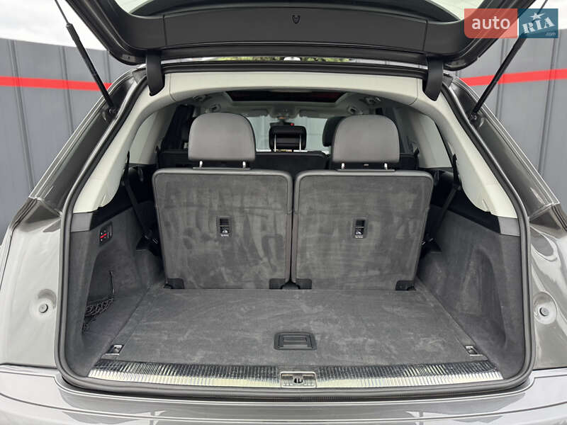 Позашляховик / Кросовер Audi Q7 2018 в Луцьку