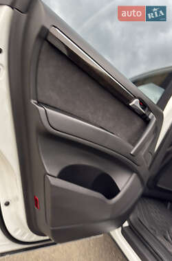 Позашляховик / Кросовер Audi Q7 2013 в 