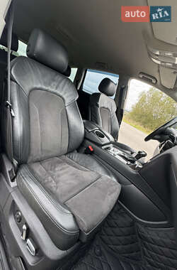 Позашляховик / Кросовер Audi Q7 2013 в 