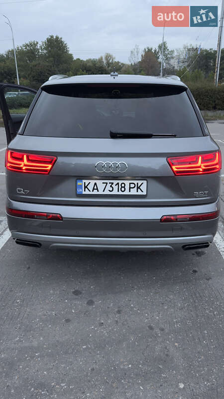 Позашляховик / Кросовер Audi Q7 2017 в Києві