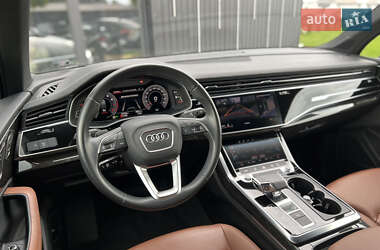 Позашляховик / Кросовер Audi Q7 2022 в 