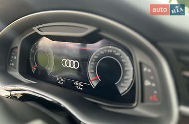 Позашляховик / Кросовер Audi Q7 2022 в 