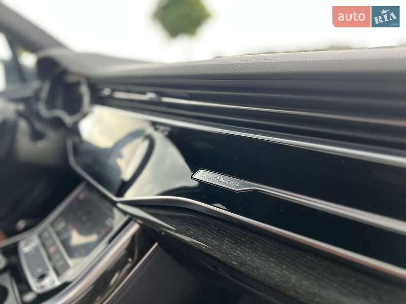 Внедорожник / Кроссовер Audi Q7 2022 в Львове