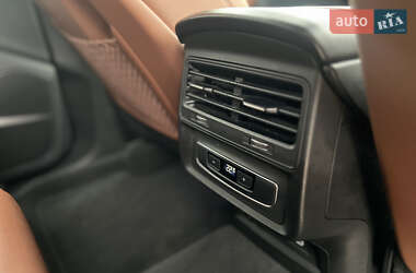 Позашляховик / Кросовер Audi Q7 2022 в 