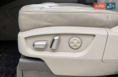 Внедорожник / Кроссовер Audi Q7 2013 в 