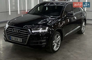 Позашляховик / Кросовер Audi Q7 2016 в 