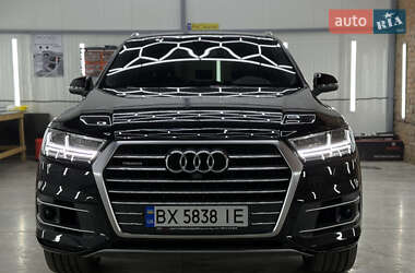 Позашляховик / Кросовер Audi Q7 2016 в 
