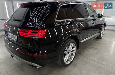 Позашляховик / Кросовер Audi Q7 2016 в 