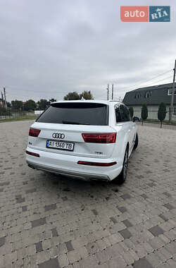 Позашляховик / Кросовер Audi Q7 2016 в 