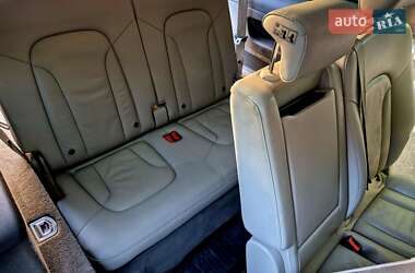 Позашляховик / Кросовер Audi Q7 2010 в 