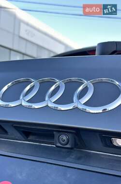Позашляховик / Кросовер Audi Q7 2016 в 
