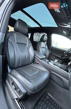 Позашляховик / Кросовер Audi Q7 2016 в 