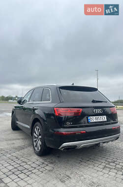 Позашляховик / Кросовер Audi Q7 2017 в 