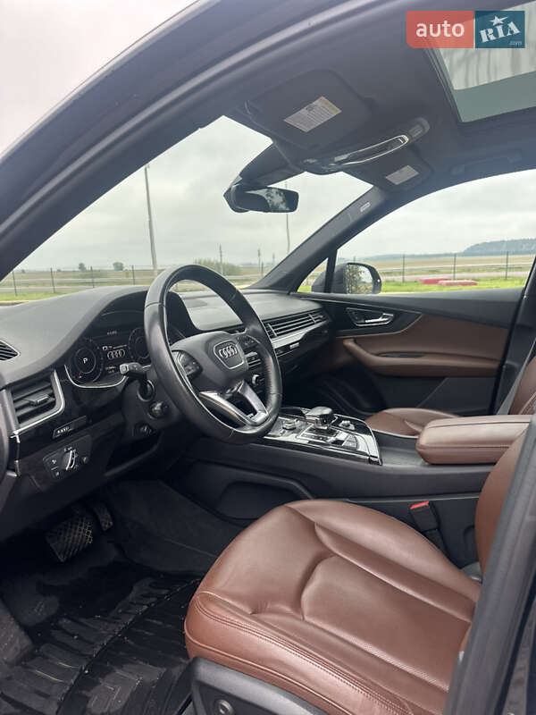 Внедорожник / Кроссовер Audi Q7 2017 в Радивилове