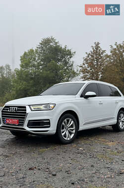 Позашляховик / Кросовер Audi Q7 2018 в 