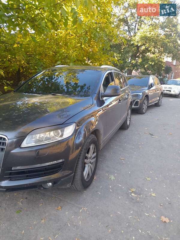 Внедорожник / Кроссовер Audi Q7 2007 в 
