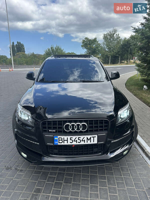 Внедорожник / Кроссовер Audi Q7 2013 в Одессе