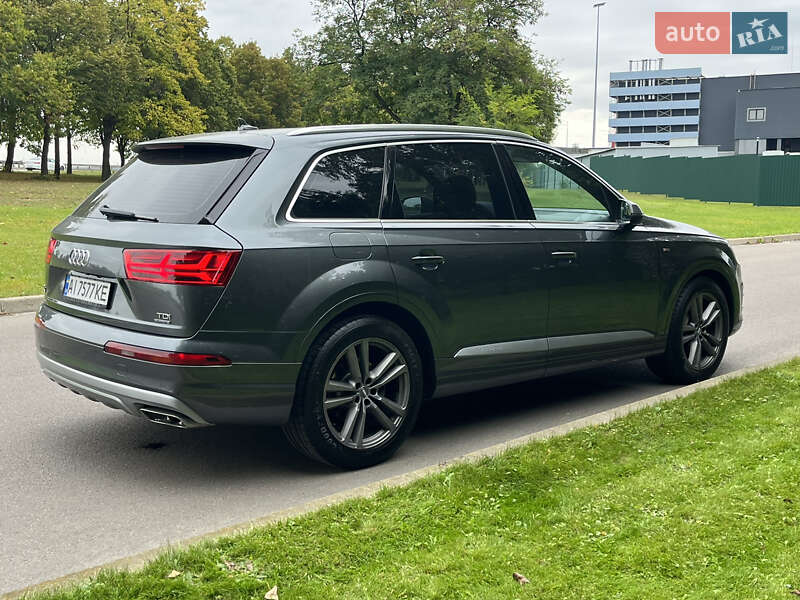 Внедорожник / Кроссовер Audi Q7 2015 в Киеве