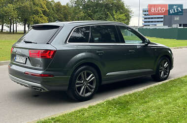 Позашляховик / Кросовер Audi Q7 2015 в 