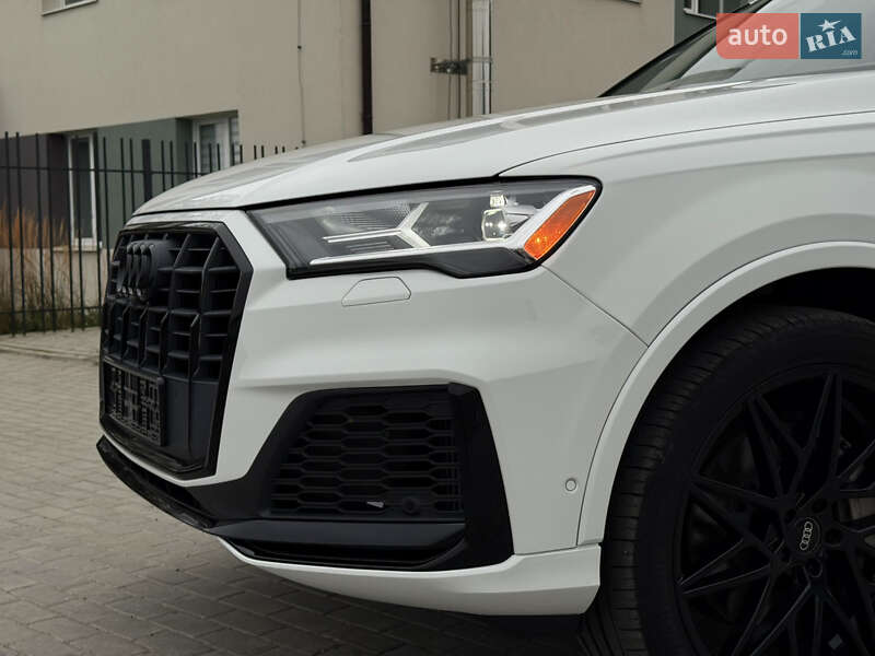Позашляховик / Кросовер Audi Q7 2020 в Новояворівську