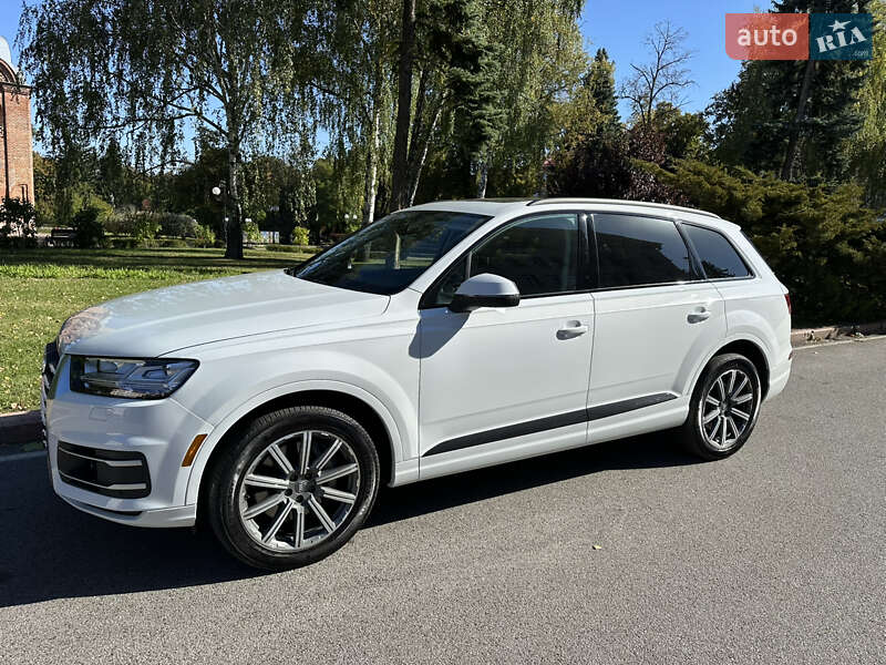 Позашляховик / Кросовер Audi Q7 2019 в Чернігові