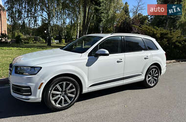 Позашляховик / Кросовер Audi Q7 2019 в 