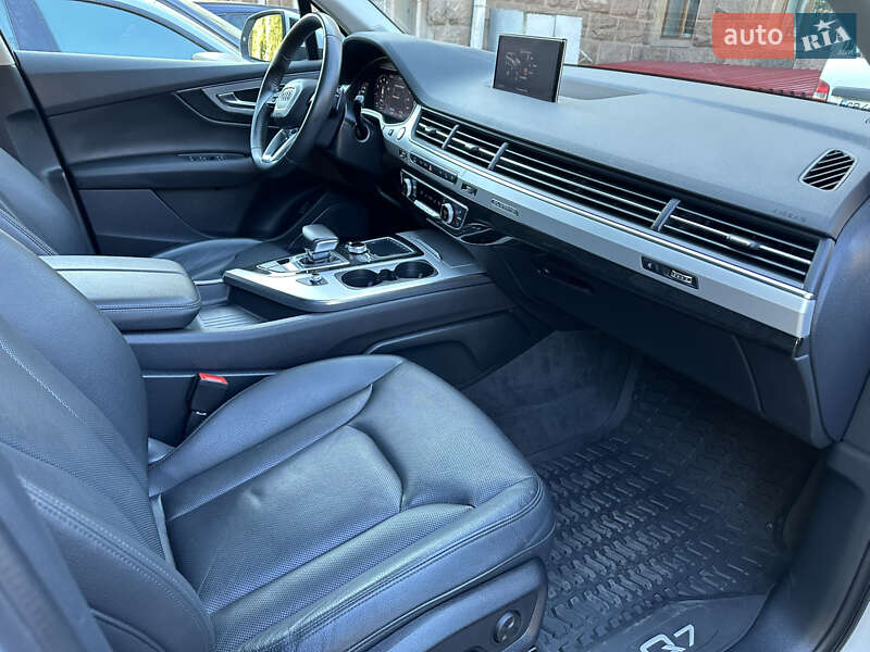 Позашляховик / Кросовер Audi Q7 2019 в Чернігові