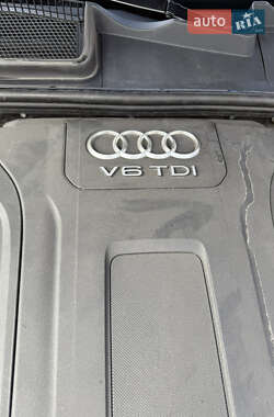 Позашляховик / Кросовер Audi Q7 2017 в 