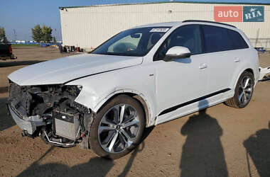 Позашляховик / Кросовер Audi Q7 2020 в 