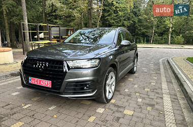 Позашляховик / Кросовер Audi Q7 2018 в 