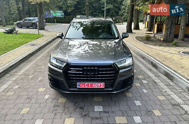 Позашляховик / Кросовер Audi Q7 2018 в 