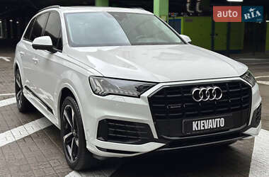 Позашляховик / Кросовер Audi Q7 2019 в 