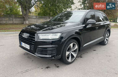 Позашляховик / Кросовер Audi Q7 2015 в 