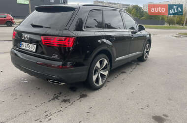 Позашляховик / Кросовер Audi Q7 2015 в 