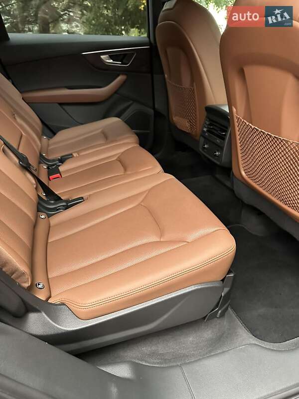 Внедорожник / Кроссовер Audi Q7 2021 в Киеве