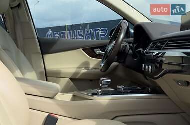 Позашляховик / Кросовер Audi Q7 2016 в 