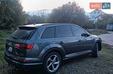 Внедорожник / Кроссовер Audi Q7 2017 в 