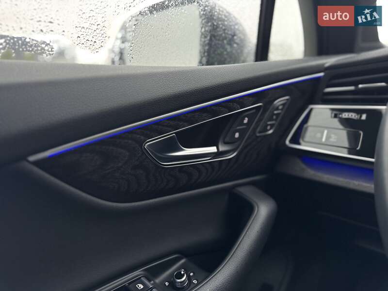Позашляховик / Кросовер Audi Q7 2020 в Івано-Франківську