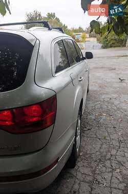 Позашляховик / Кросовер Audi Q7 2007 в 