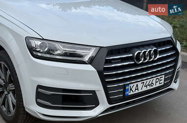 Позашляховик / Кросовер Audi Q7 2016 в 