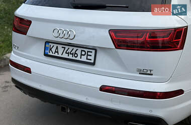 Позашляховик / Кросовер Audi Q7 2016 в 