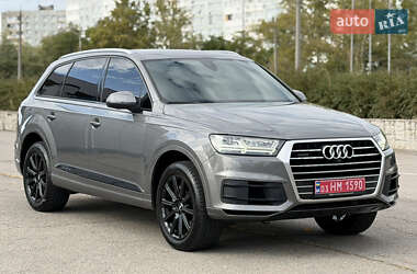 Внедорожник / Кроссовер Audi Q7 2017 в 