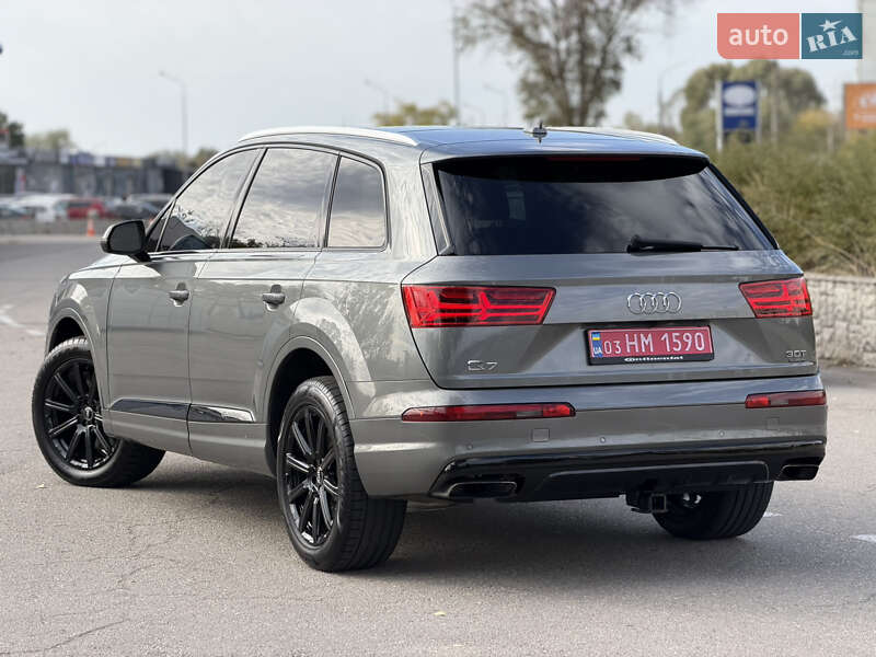 Позашляховик / Кросовер Audi Q7 2017 в Запоріжжі