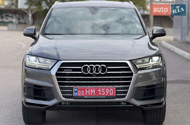 Внедорожник / Кроссовер Audi Q7 2017 в 