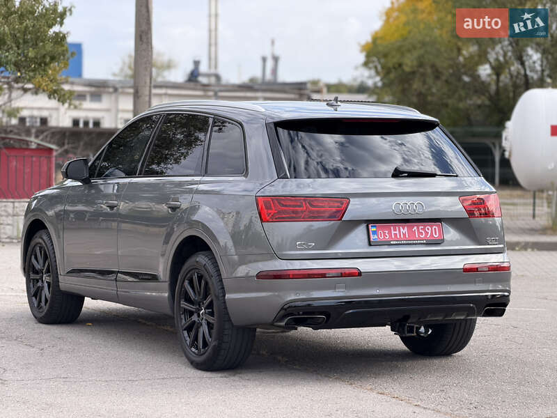 Позашляховик / Кросовер Audi Q7 2017 в Запоріжжі