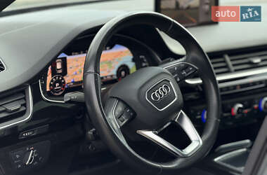 Внедорожник / Кроссовер Audi Q7 2017 в 